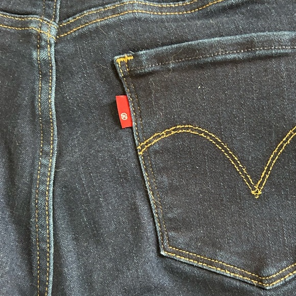 Levi's Women's mid rise size 12 Jeans - new or like new - Picture 2 of 7